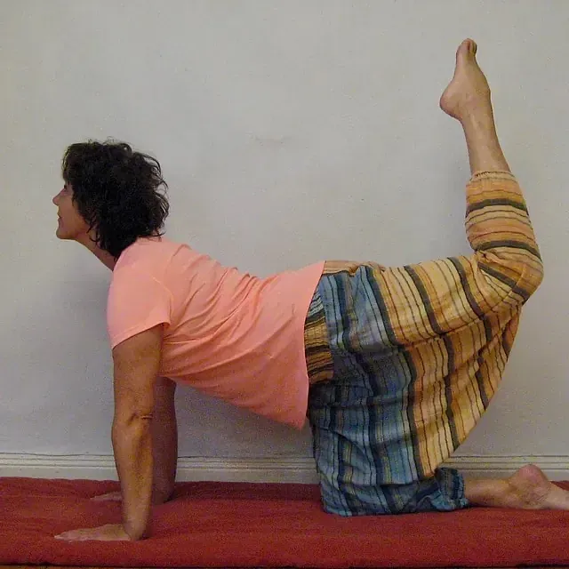 Yogastilling på matte